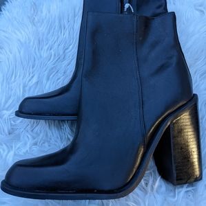 Mainframe Black Leather Chunky Heel Boots Size 6M